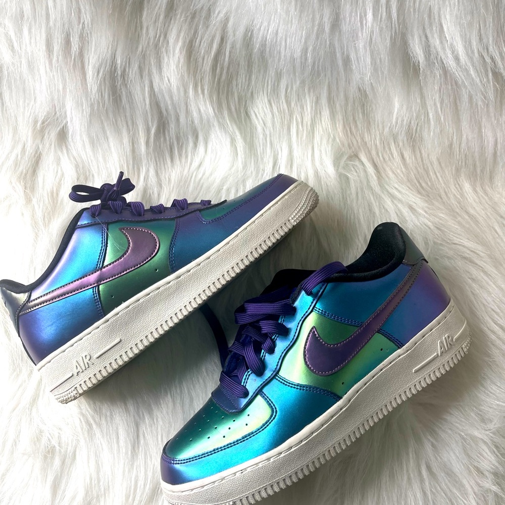 Nike air force 1  7y/EU40. Fits Ladies size9.  Very gently used great condition